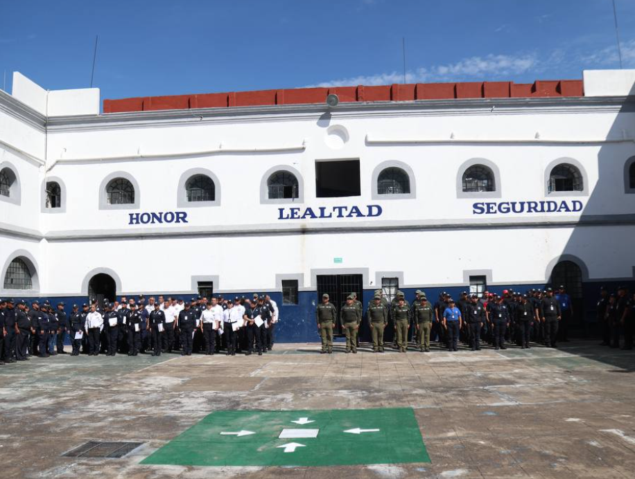 Policía en capacitación sufre evento médico grave en la Universidad de las Ciencias Policiales y de la Seguridad (UCIPS); hospitalizado en Puebla