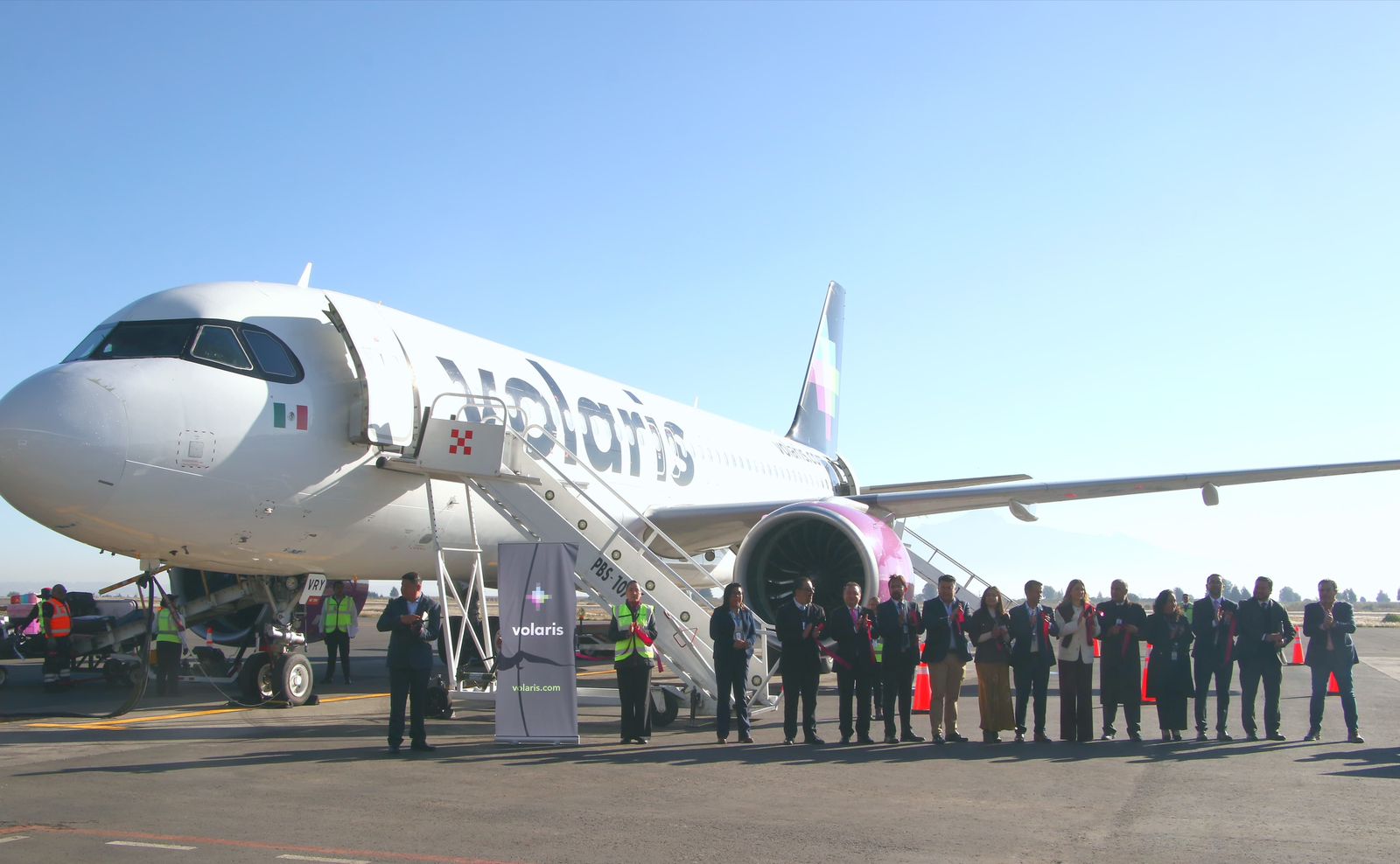 El Gobernador Alejandro Armenta, inauguró el vuelo Puebla-Guadalajara.