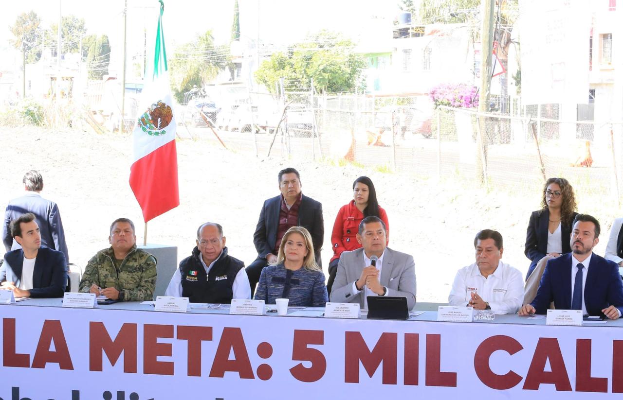 Drones, binomios y maquinaria especializada refuerzan operativo de búsqueda en Huauchinango