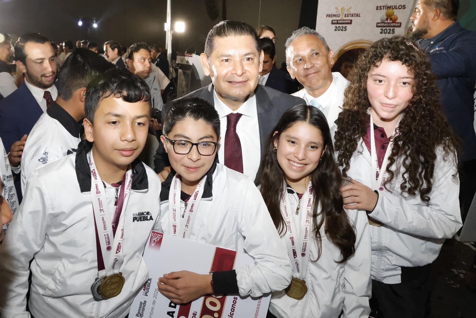 Sin precedentes, Gobierno de Puebla entrega 20 mdp en premios a deportistas ganadores