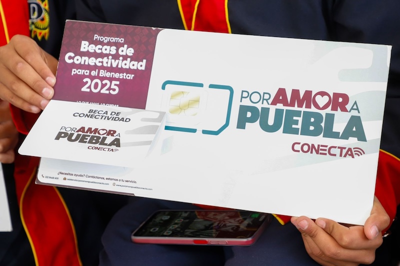 Puebla fortalece educación digital con 79 mil Becas de conectividad