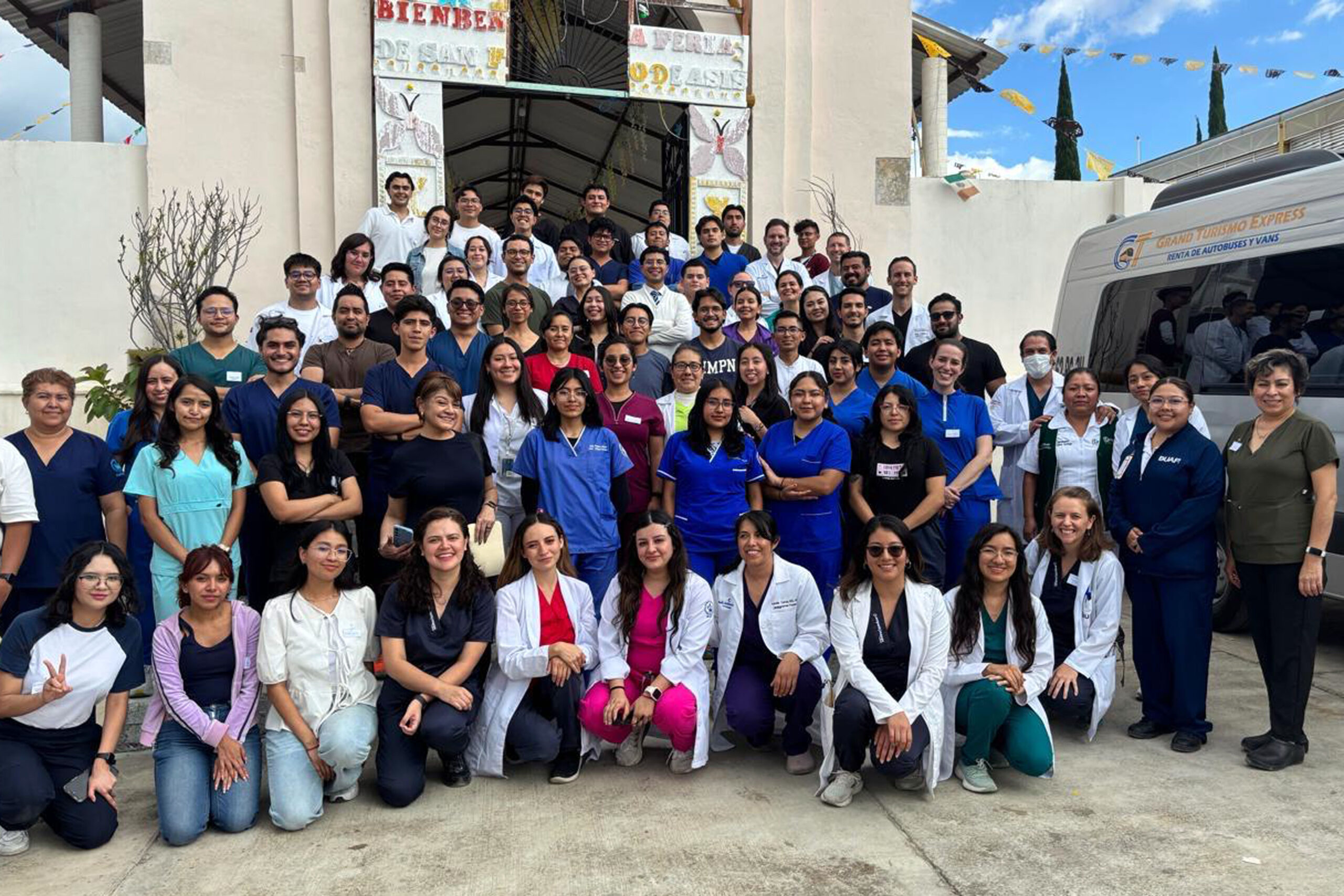 Estudiantes de Universidad de Texas, visitan Puebla 