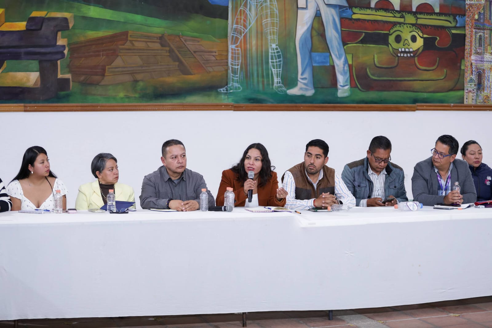 Lupita Cuautla pide a funcionarios y ediles auxiliares atender a ciudadanos “sin distinciones políticas o personales”.