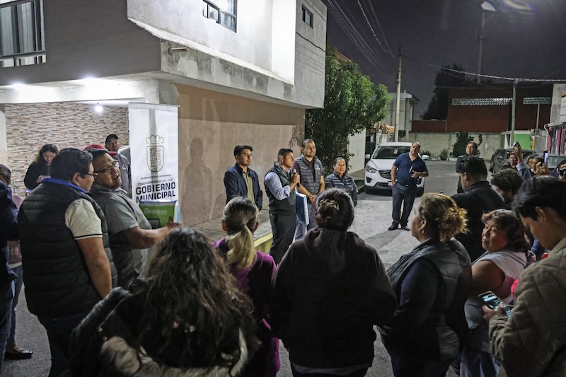 Alcalde Omar Muñoz atiende demanda de seguridad de vecinos del Fraccionamiento “Malinalli 2”