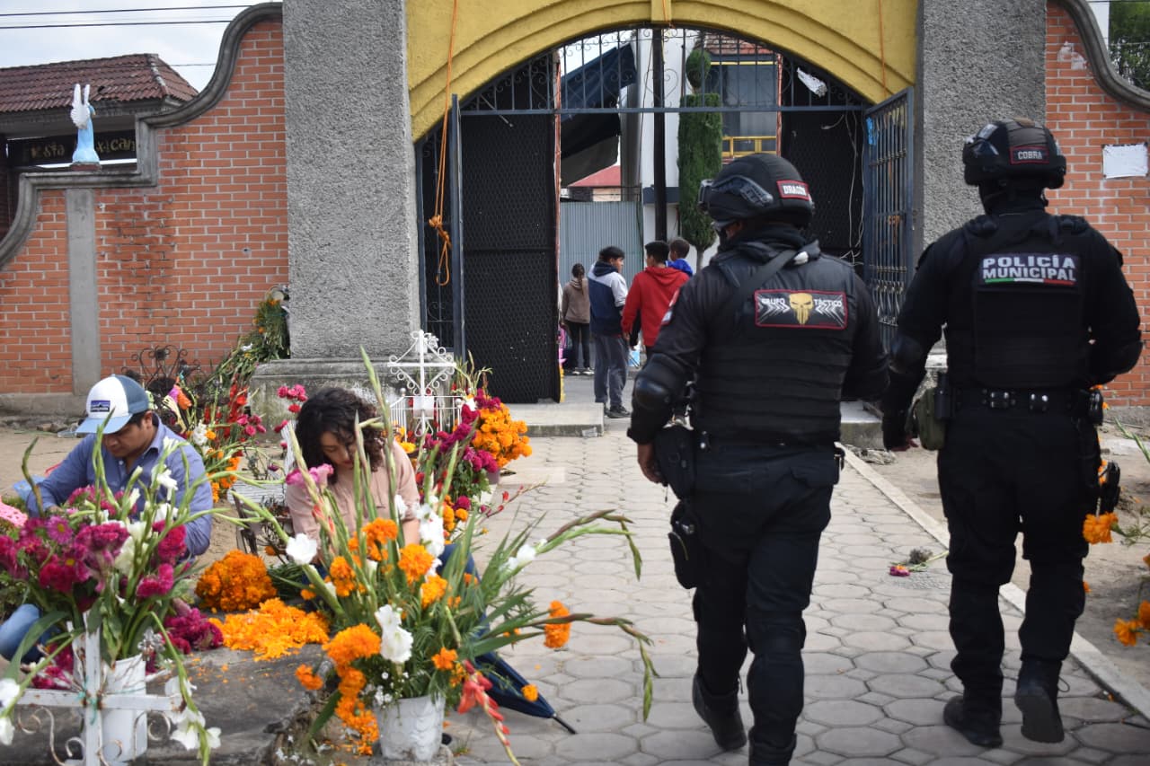 Saldo blanco en San Pedro Cholula por Fiesta de Todos Los Santos