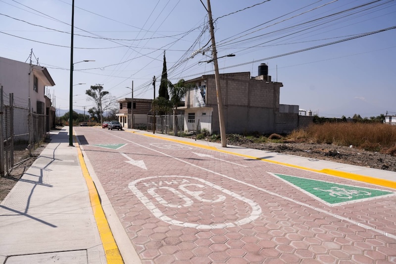 Entrega Lupita Cuautle obra de pavimentación esperada desde hace 40 años