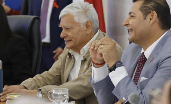 “Le he cumplido a mi padre y poblanos,  soy gobernador honesto”: Armenta