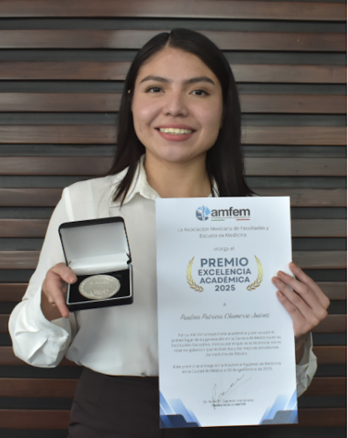 Un triunfo más de la BUAP, pasante logra premio a la excelencia académica 2025