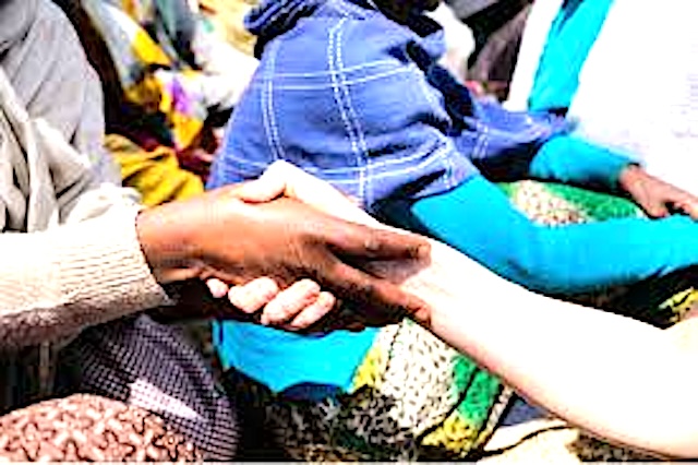 Ceci Arellano, solidaria con los adultos mayores sin hogar 