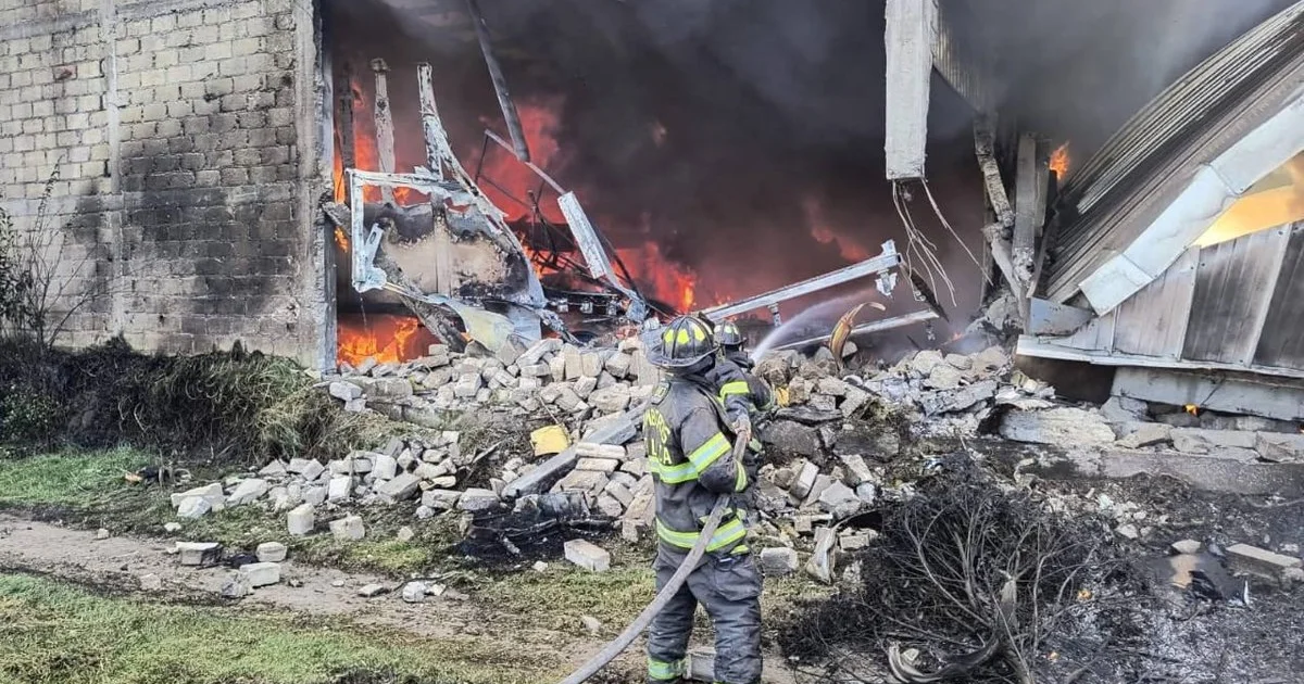 Título GeTragedia Aérea en el Edomex: Jet Privado se Estrella Dejando 10 Víctimas Fatalesnerado