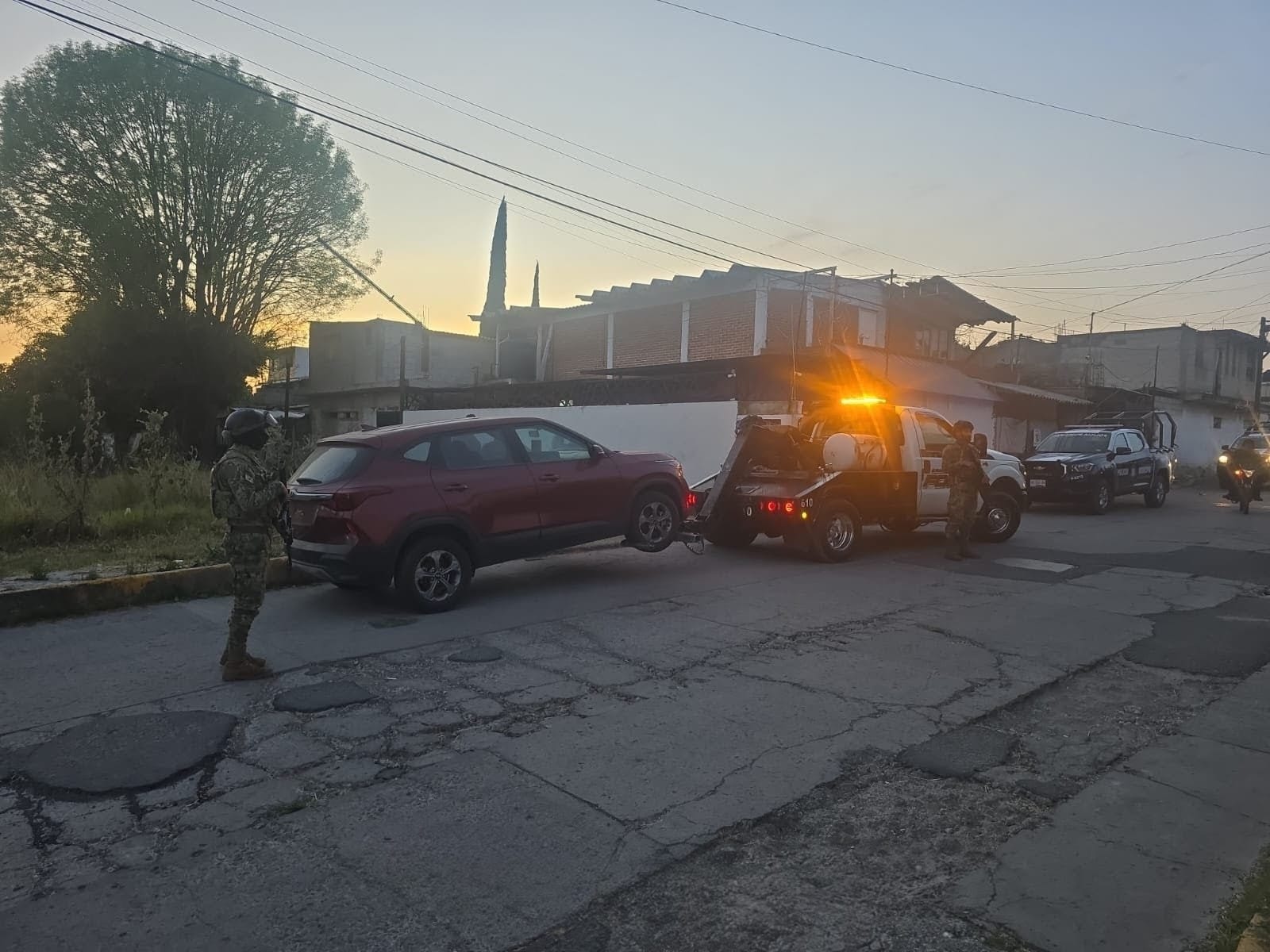 Policía de Cuautlancingo recupera camioneta con reporte de robo