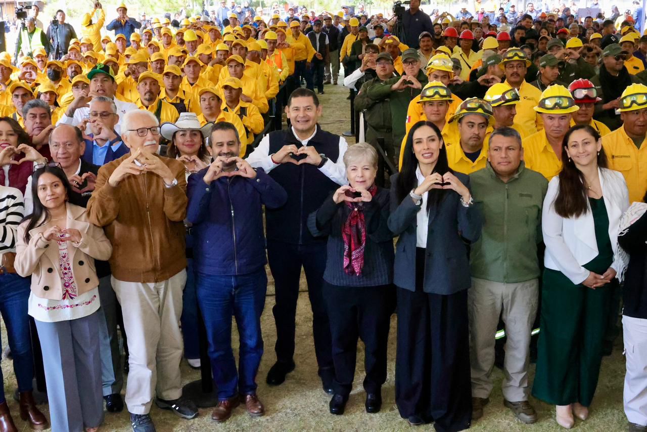 Construcción de caminos cortafuegos en 2026 para prevenir incendios, anunció Armenta