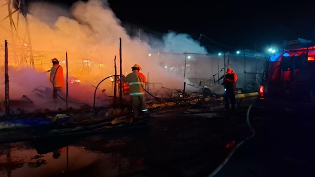 Protección Civil Estatal reportó control de incendio en la central de abasto de Huixcolotla