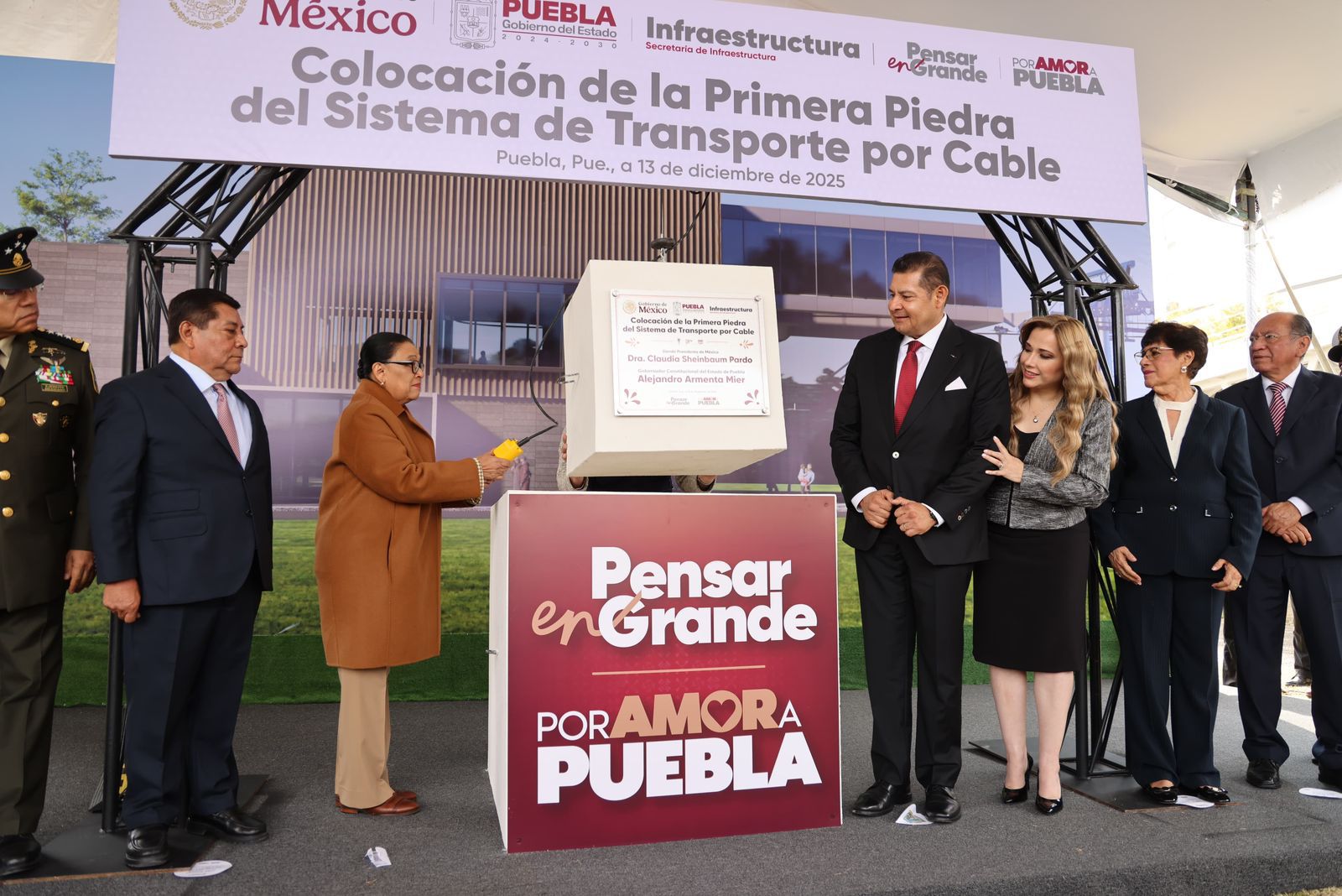 6 Mil MDP para Cablebús; Armenta e Isela Rodríguez, colocaron la primera piedra