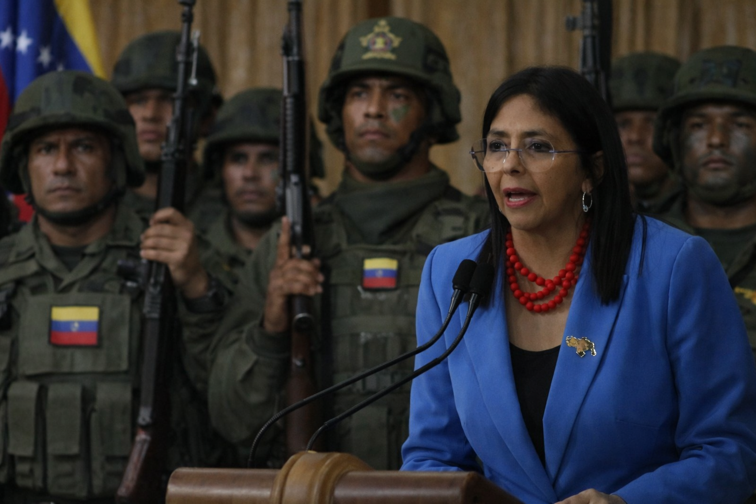 Fuerzas Armadas de Venezuela reconocen a Delcy Rodríguez como presidenta tras secuestro de Maduro