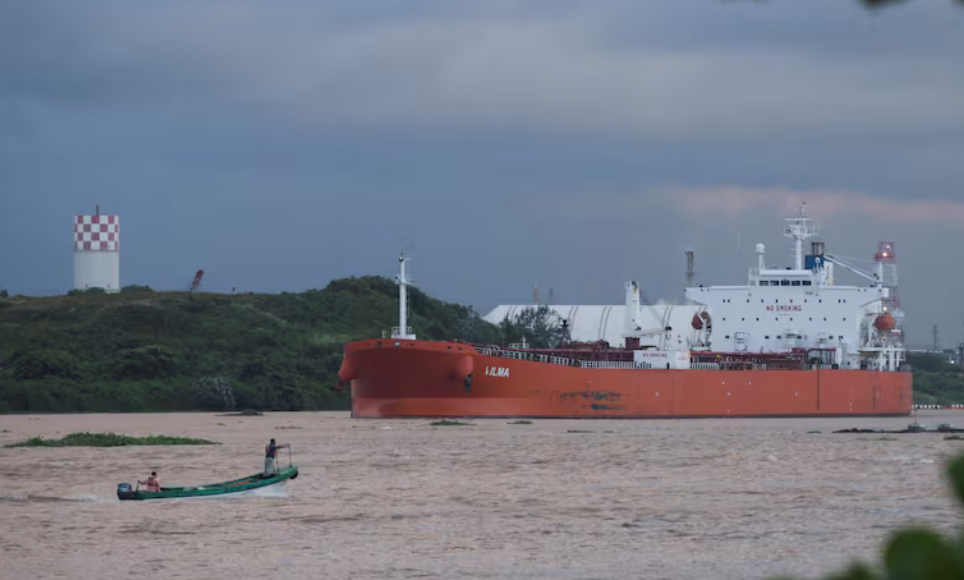 Sheinbaum: decisión de frenar envío de petróleo a Cuba es soberana y corresponde a Pemex