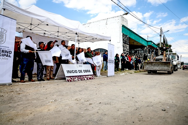 Rezago social se reduce en Cuautlancingo con obras de pavimentación