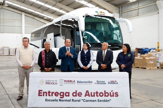 Gobierno cumple acuerdos con la Escuela Normal Rural “Carmen Serdán”