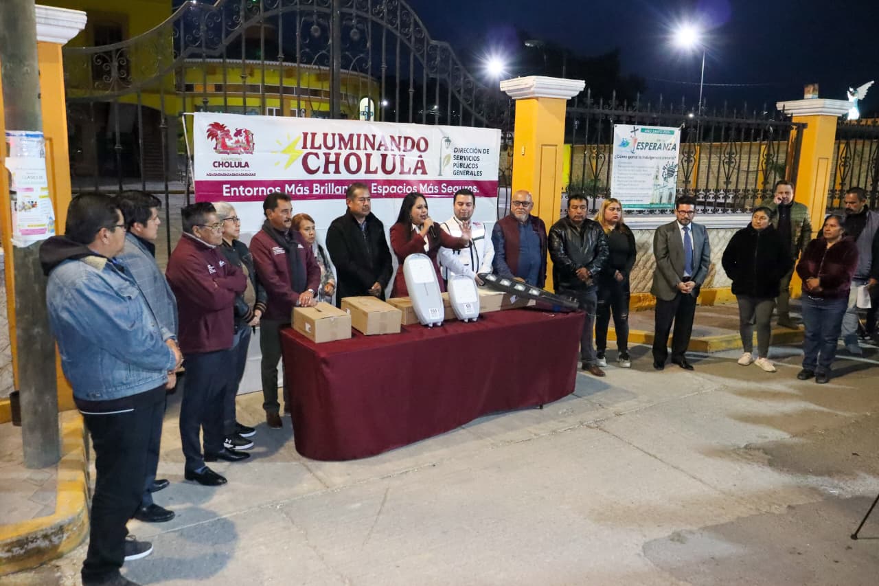 Avanza modernización de alumbrado público en San Pedro Cholula
