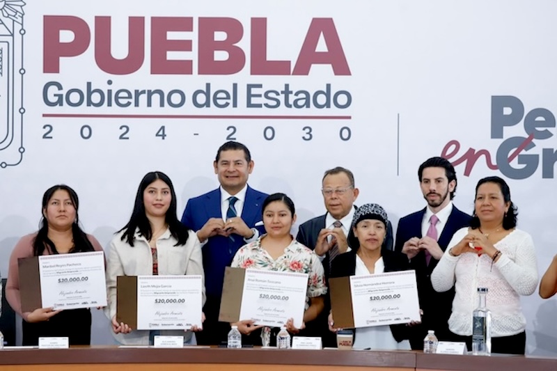 Puebla impulsa a migrantes repatriados con proyectos productivos