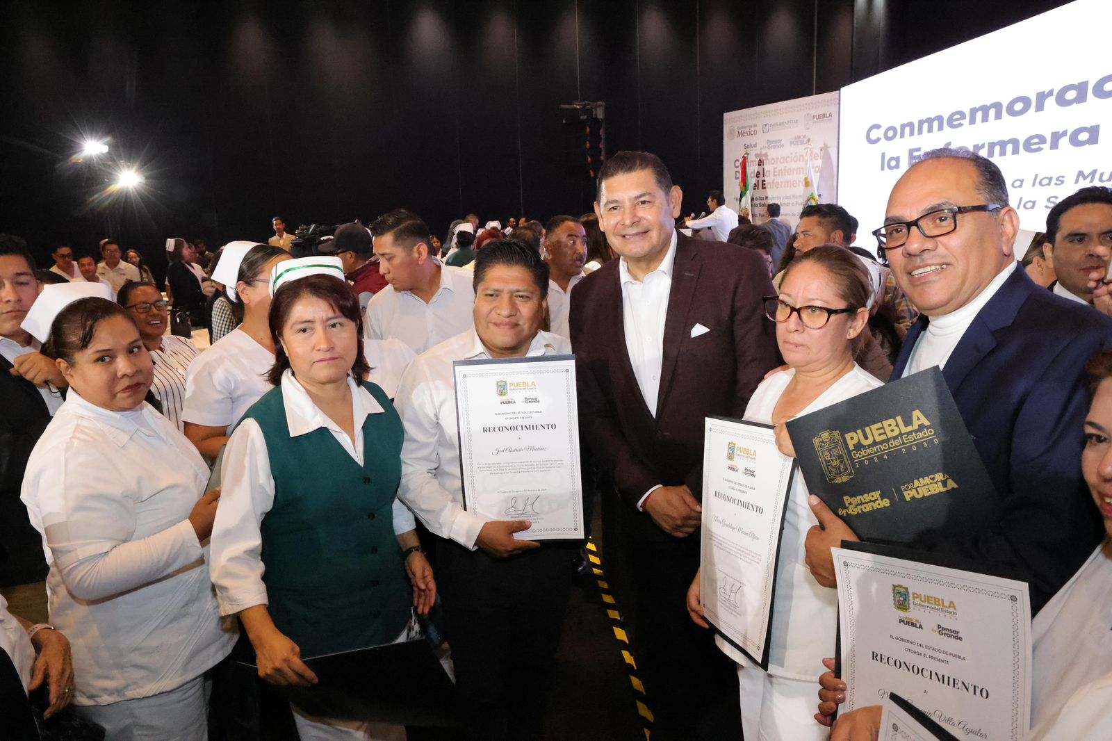 «Amar a Puebla es servirla como hacen las y los enfermeros»: Armenta