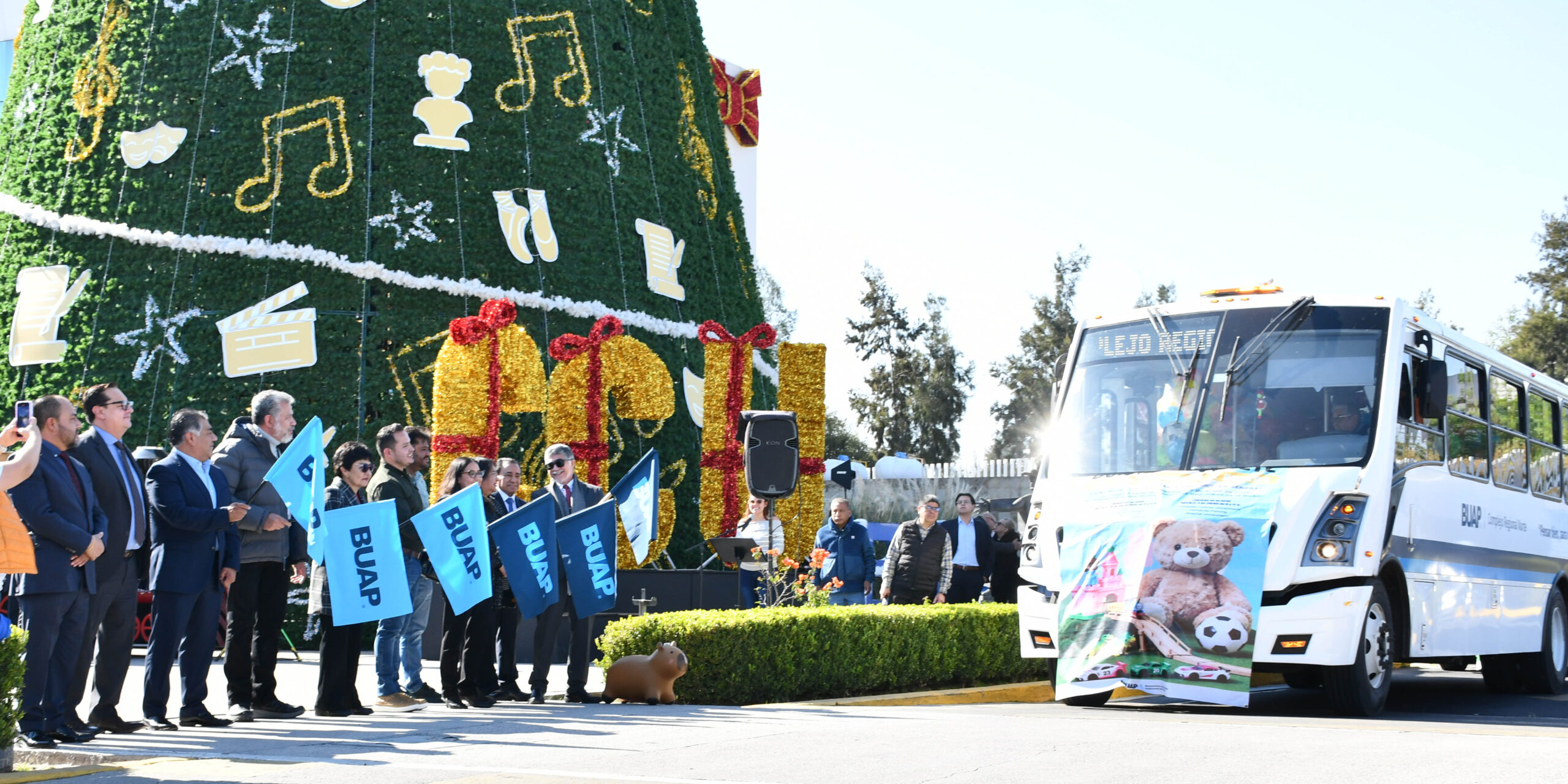 Buap solidaria con Los Reyes Magos y la niñez; reparte 24 mil juguetes