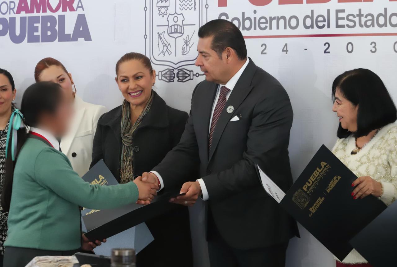 Puebla cruza fronteras con talento joven: CECyTE va por el mundo