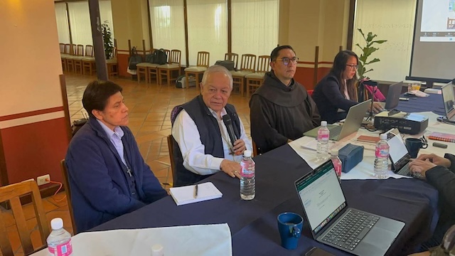 Prepara Arzobispo una reunión religiosa en abril
