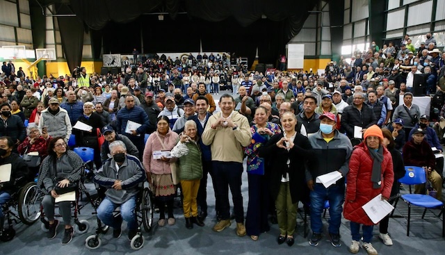 Acto de amor y humanidad la entrega de tarjetas de bienestar a ancianitos y mujeres