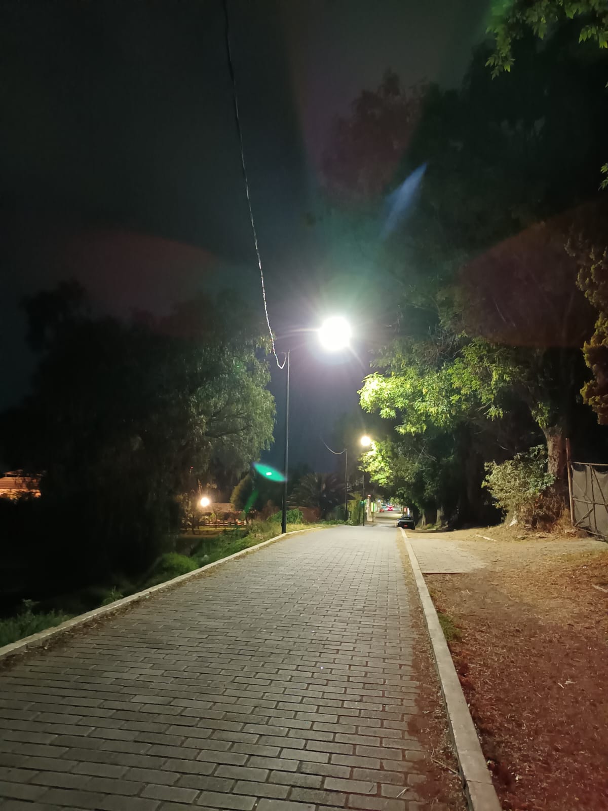 Estrenan alumbrado público vecinos de calles aledañas a la Zona Arqueológica de Cholula