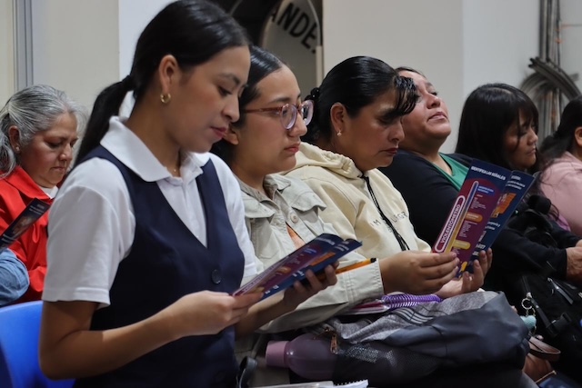 En Cuautlancingo se capacita a maestras de los Caic’s