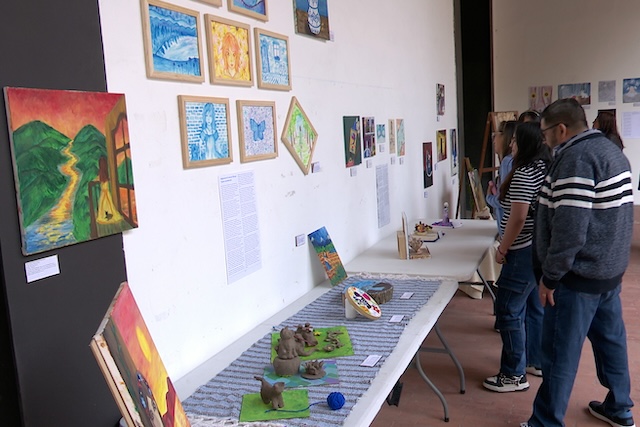 Preparatorianos BUAP exponen sus trabajos artísticos 