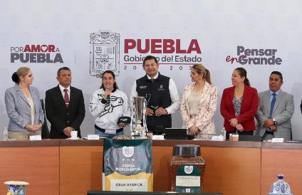Majo Rodríguez destaca en NASCAR México y proyecta a Puebla en automovilismo.