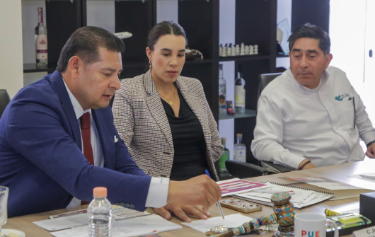 Aanalizan proyecto de modernización del Aeropuerto de Puebla 