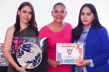  Homenaje a mujeres sanandreseñas 