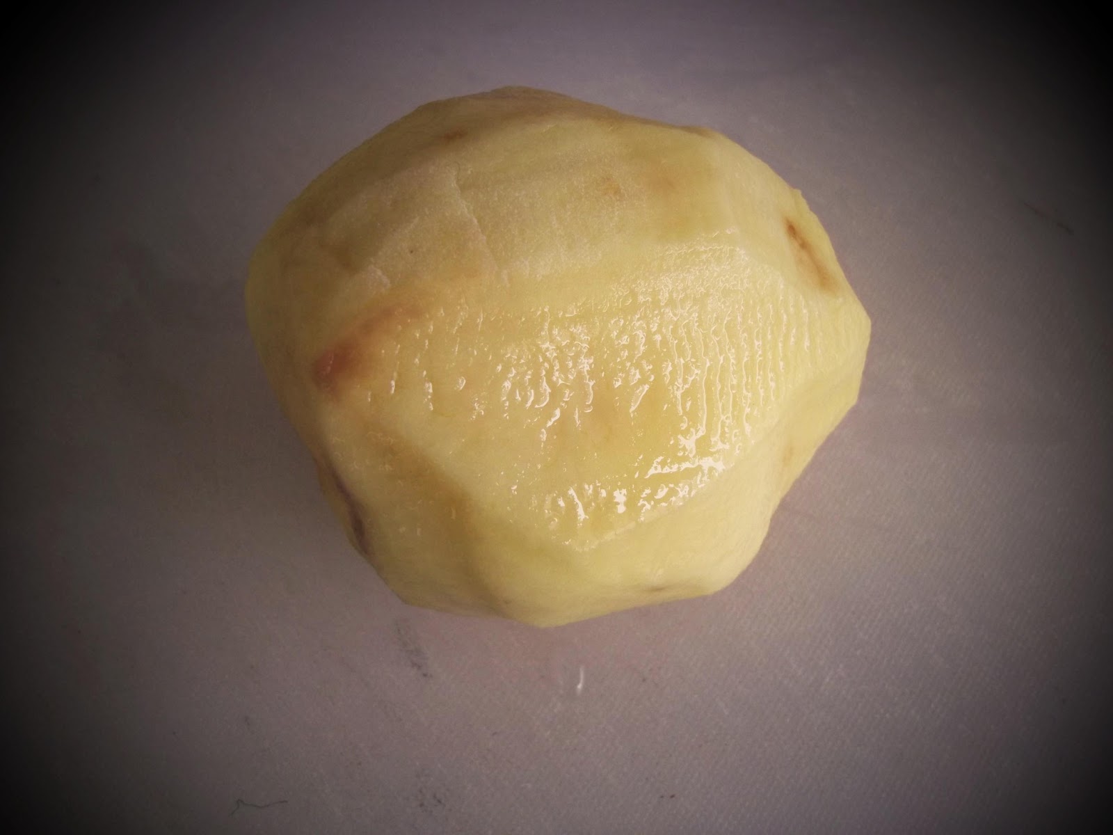 🥔 El «Veneno Verde» de la Papa: Por qué una tortilla mal pelada puede provocarte una parálisis digestiva