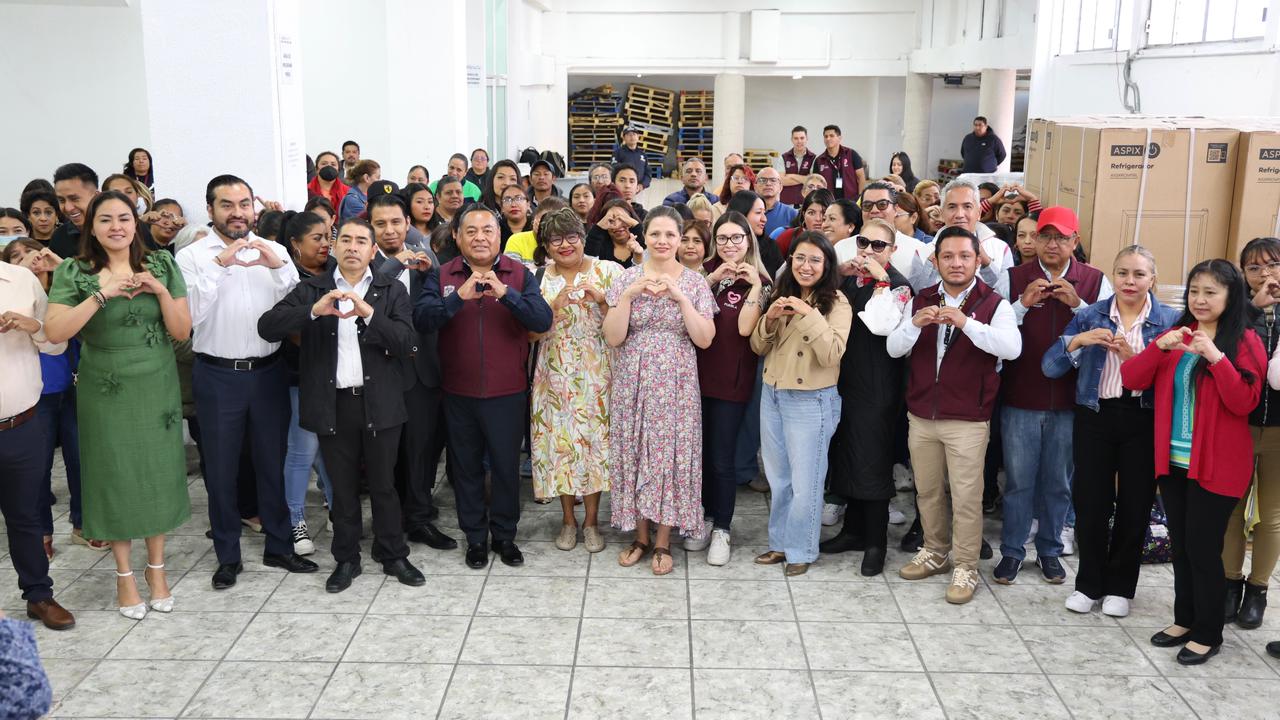 ¡Desayunos calientes, sonrisas gigantes! SEDIF fortalece la nutrición escolar en Puebla
