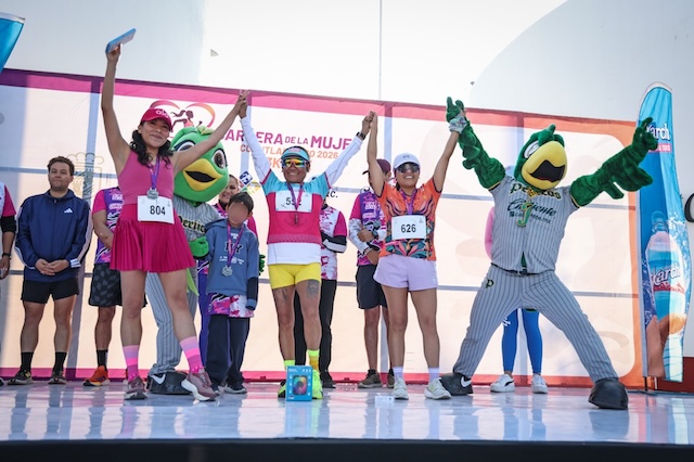 En unidad se realizó la Carrera por la Mujer en Cuautlancingo 