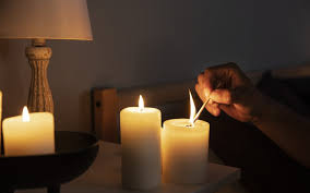 El peligro invisible de las velas encendidas: más que un riesgo de incendio