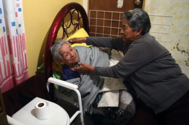 Seguir en la pobreza, el destino de cuidadoras 