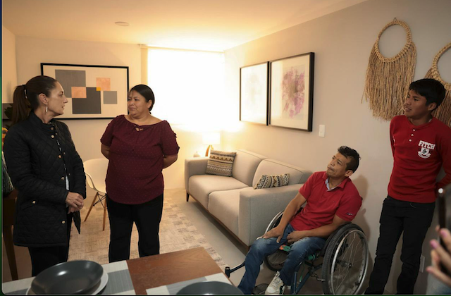 Al entregar 240 viviendas en Puebla, Sheinbaum, dijo: “La Transformación se dedica a la felicidad del pueblo”.