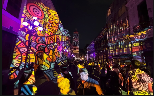 Espectáculo Glow registra 570 mil espectadores; domingo último día.