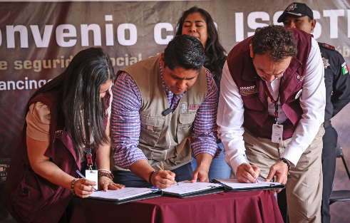 Convenio histórico entre el ayuntamiento de Cuautlancingo y el ISSSTEP