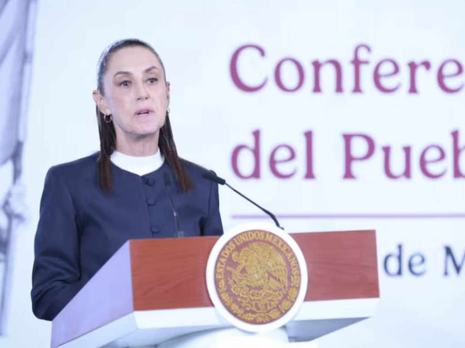 Sheinbaum defiende la libertad de expresión y descarta censura contra TV Azteca