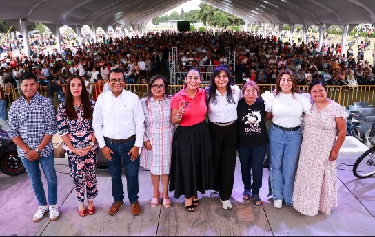 Celebra Lupita Cuautle a miles de madres sanandreseñas