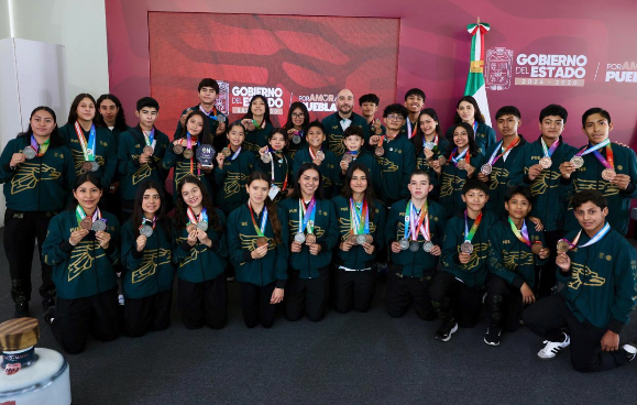 Gobierno de Puebla premió esfuerzo de atletas poblanos en Olimpiada CONADE
