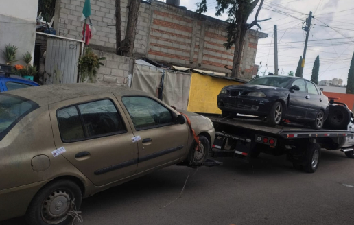 Vialidad inició retiro de vehículos abandonados en Santiago Momoxpan