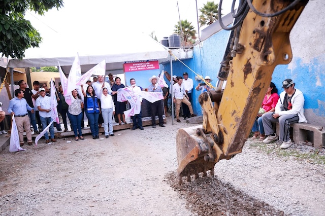 Lupita Cuautle, dio banderazo de obra en Tonanzintla 