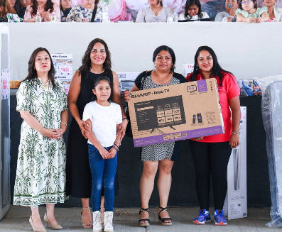 Lupita Cuautle festeja en grande a las mamás de San Andrés Cholula