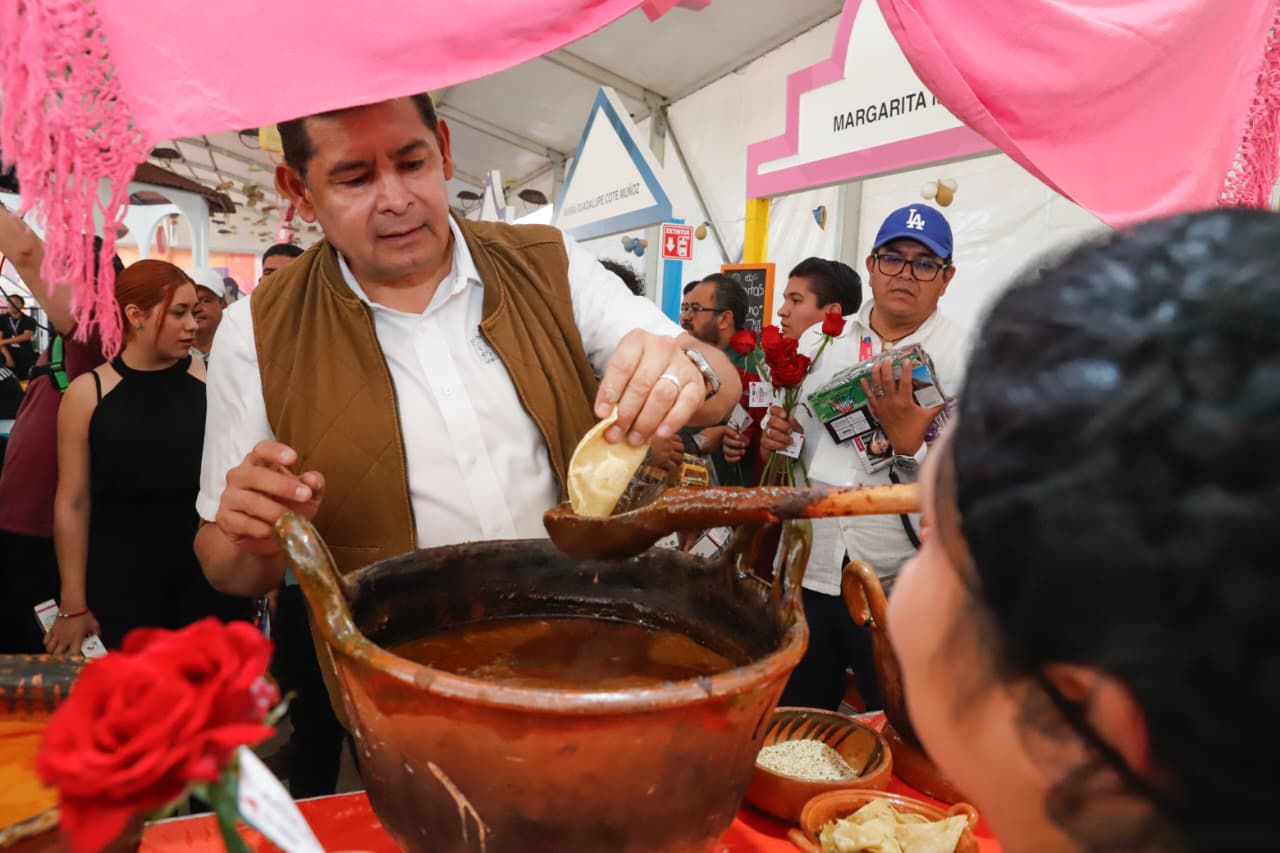 Armenta constató la seguridad y el gran ambiente que se vive en la Feria de Puebla